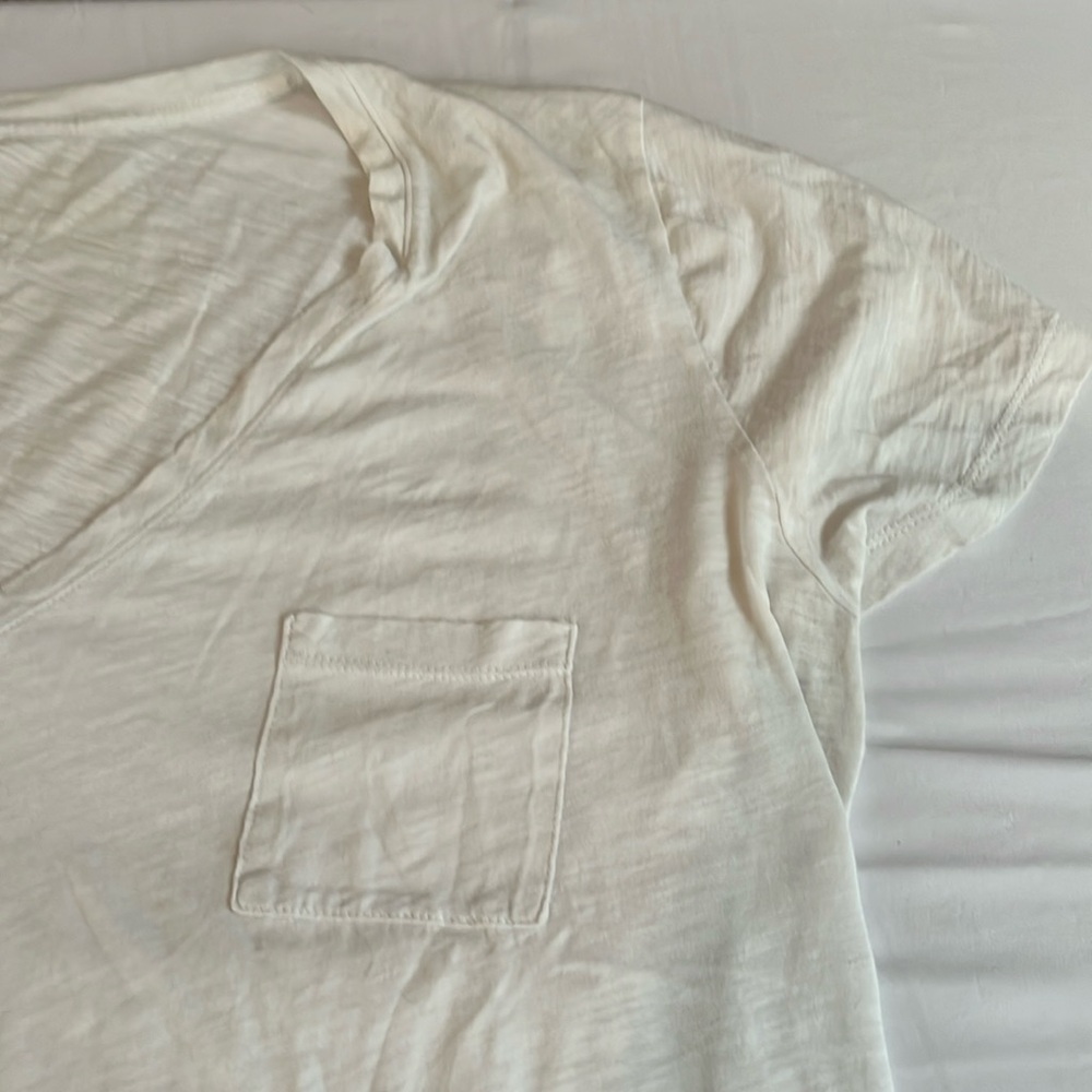 Madewell size large white short sleeve V-neck tee one pocket NWOT